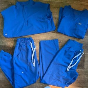 Brand New Figs Scrubs Bundle! XS/XS Petite